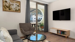 TV - Dolce Vita | Modern Sea Point Gem (Cape Town)