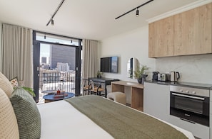 In-room safe, iron/ironing board, WiFi, bed sheets - The York Sophisticated Studio | Central and Gym (Cape Town)