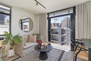 TV - The York Sophisticated Studio | Central and Gym (Cape Town)