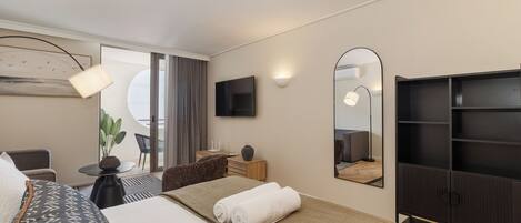 Iron/ironing board, Internet, bed sheets