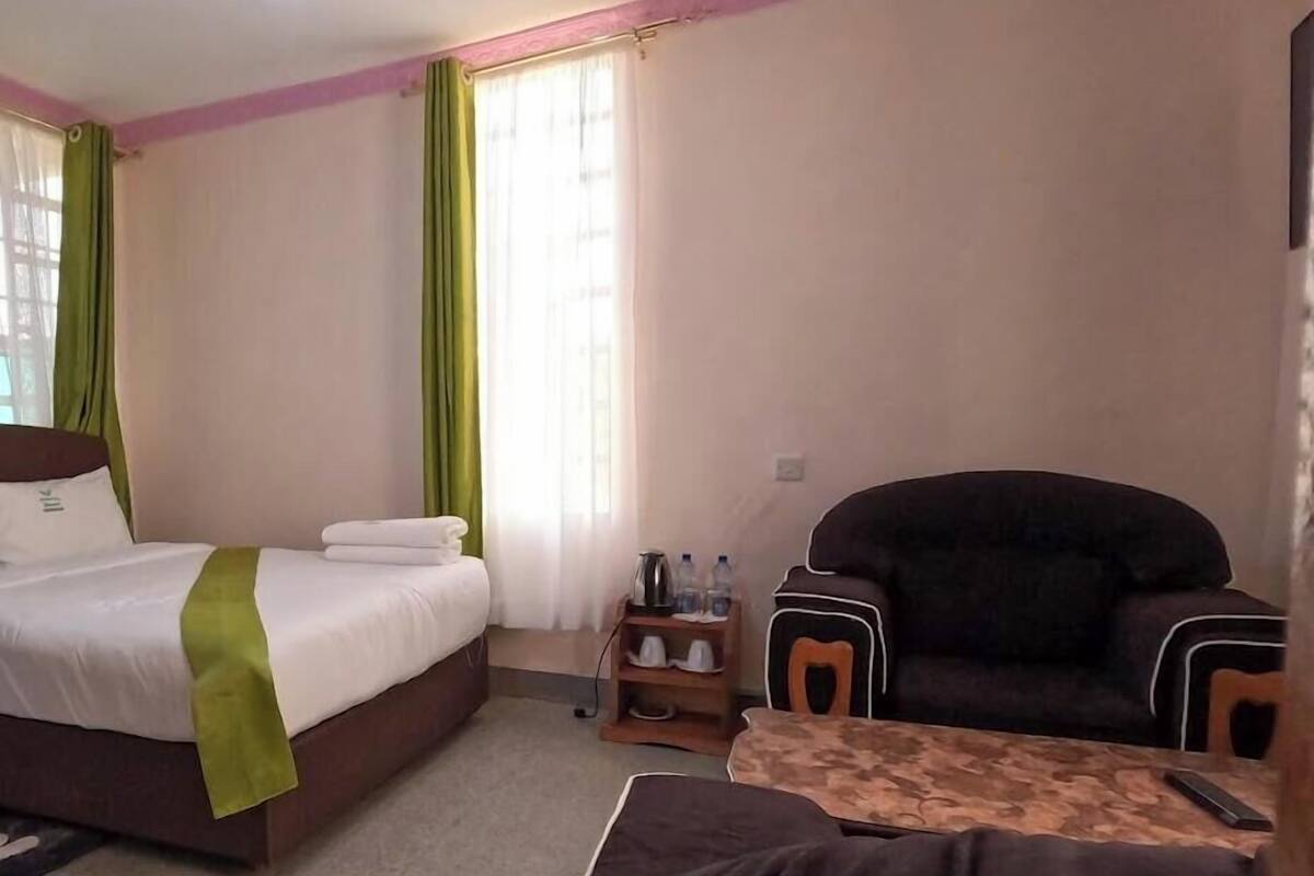 Superior eenpersoonskamer | Een laptopwerkplek, gratis wifi, beddengoed