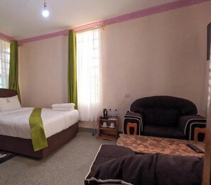 Superior Single Room | Laptop workspace, free WiFi, bed sheets - Stepwing Resort (Nyeri)