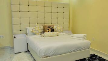 Superior Double Room | Laptop workspace, free WiFi, bed sheets