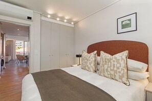 1 bedroom, in-room safe, iron/ironing board, Internet - Dolce Vita | Easy Living in the Heart of Sea Point (Cape Town)