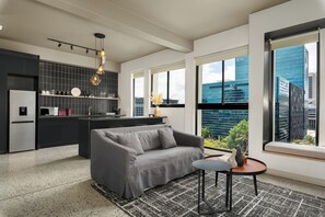 TV - Designer CBD Retreat | Rooftop Pool + Deck (Cape Town)