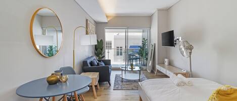 1 makuuhuone, silitysrauta/-lauta, internet, vuodevaatteet