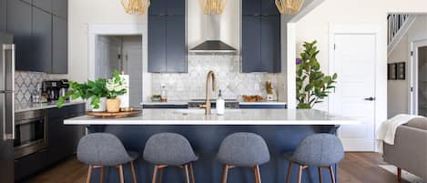 Microwave, oven, stovetop, dishwasher