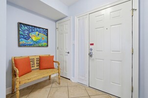 Condo, 1 Queen Bed with Sofa bed (Broadmoor 102) | Interior