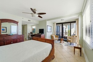 Condo, 1 Queen Bed with Sofa bed (Broadmoor 102) | 2 bedrooms