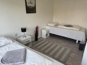 舒適客房, 庭院 | 隔音、免費無線上網、床單
