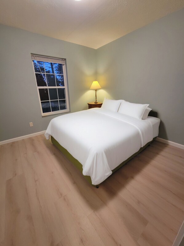 4 bedrooms, bed sheets