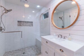 Hair dryer, towels - 9 Sea Oak Lane - South Forest Beach 2nd Row Home (Hilton Head Island)
