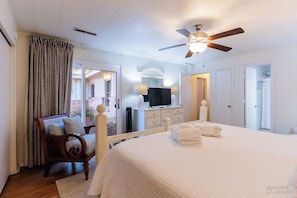 3 bedrooms, iron/ironing board, free WiFi, bed sheets - 9 Sea Oak Lane - South Forest Beach 2nd Row Home (Hilton Head Island)