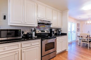 Coffee/tea maker, fridge, microwave, stovetop - 9 Sea Oak Lane - South Forest Beach 2nd Row Home (Hilton Head Island)