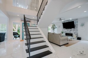 Interior - 10 Flamingo St - Forest Beach Serenity, Short Walk to the Beach 3Be 2Ba (Hilton Head Island)