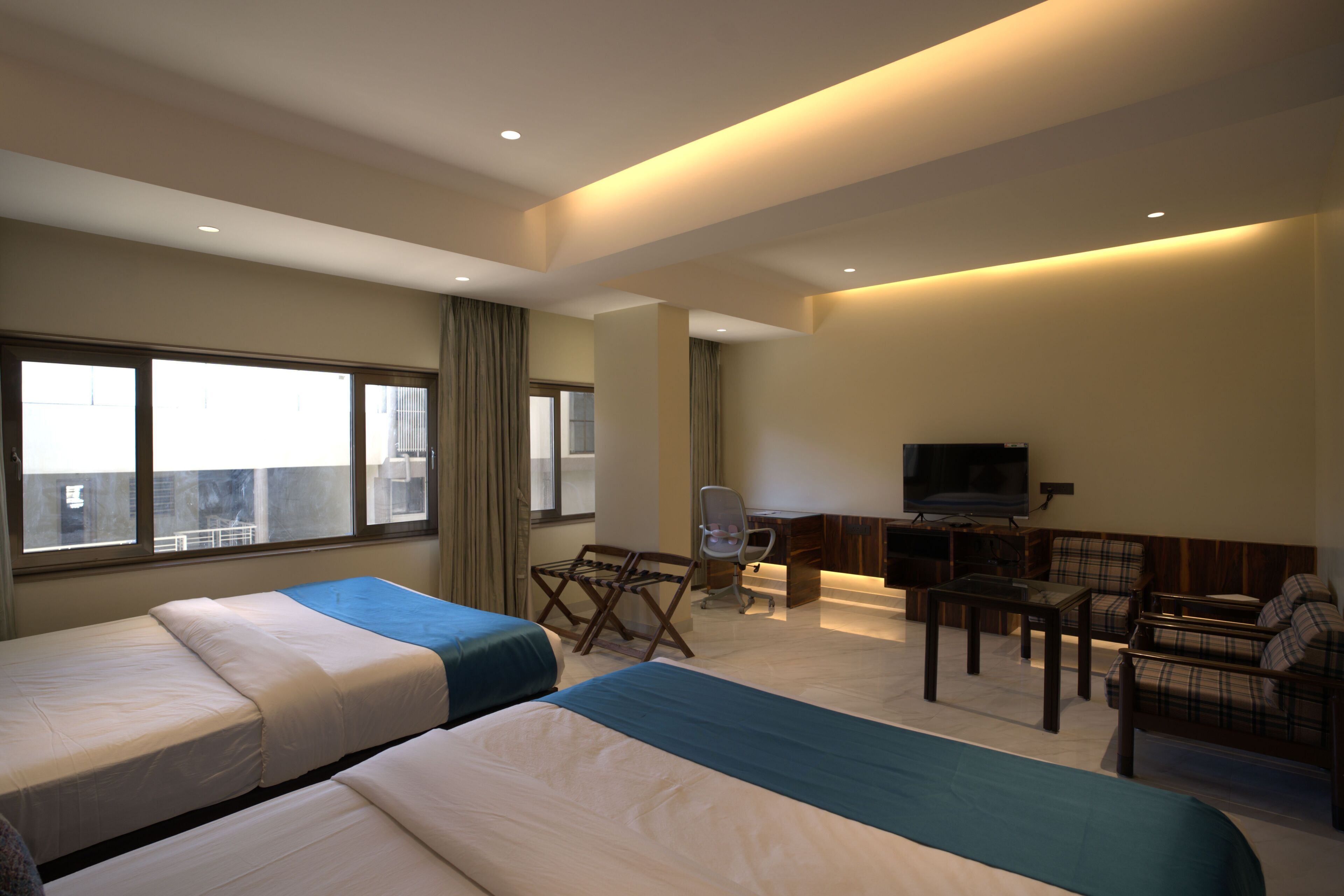 Premium Double or Twin Room | In-room safe, desk, laptop workspace, soundproofing