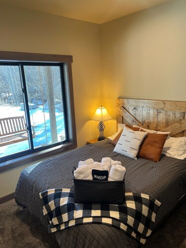 Welcome to Copperhead Cabin