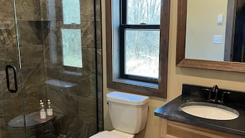 Doccia, asciugacapelli, asciugamani, sapone