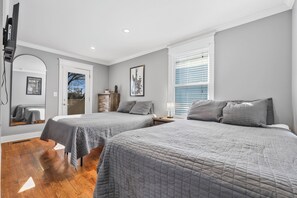 6 bedrooms, iron/ironing board, WiFi, bed sheets - 1B Side by Side Houses in Nashville for Large Groups (Nashville)
