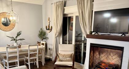 Waterfront Oasis Heated Pool, Dock & Outdoor Fun. 3 miles to LBI attractions!