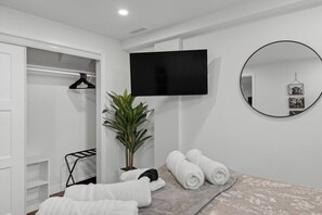Bureau, Wi-Fi, draps fournis