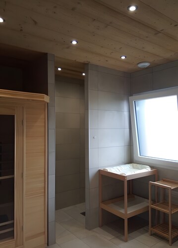 Chalet Les Chamerois 4 Sterne, eingezäunt, 8 Min. zu den Tendon-Wasserfällen, 20 Min. Gérardmer, Sauna