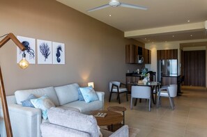 Smart TV - Lux 2-Bedroom 2-Bathroom Condo in Nuevo Vallarta w/Rooftop Pool + Large Terrace (Nuevo Vallarta)