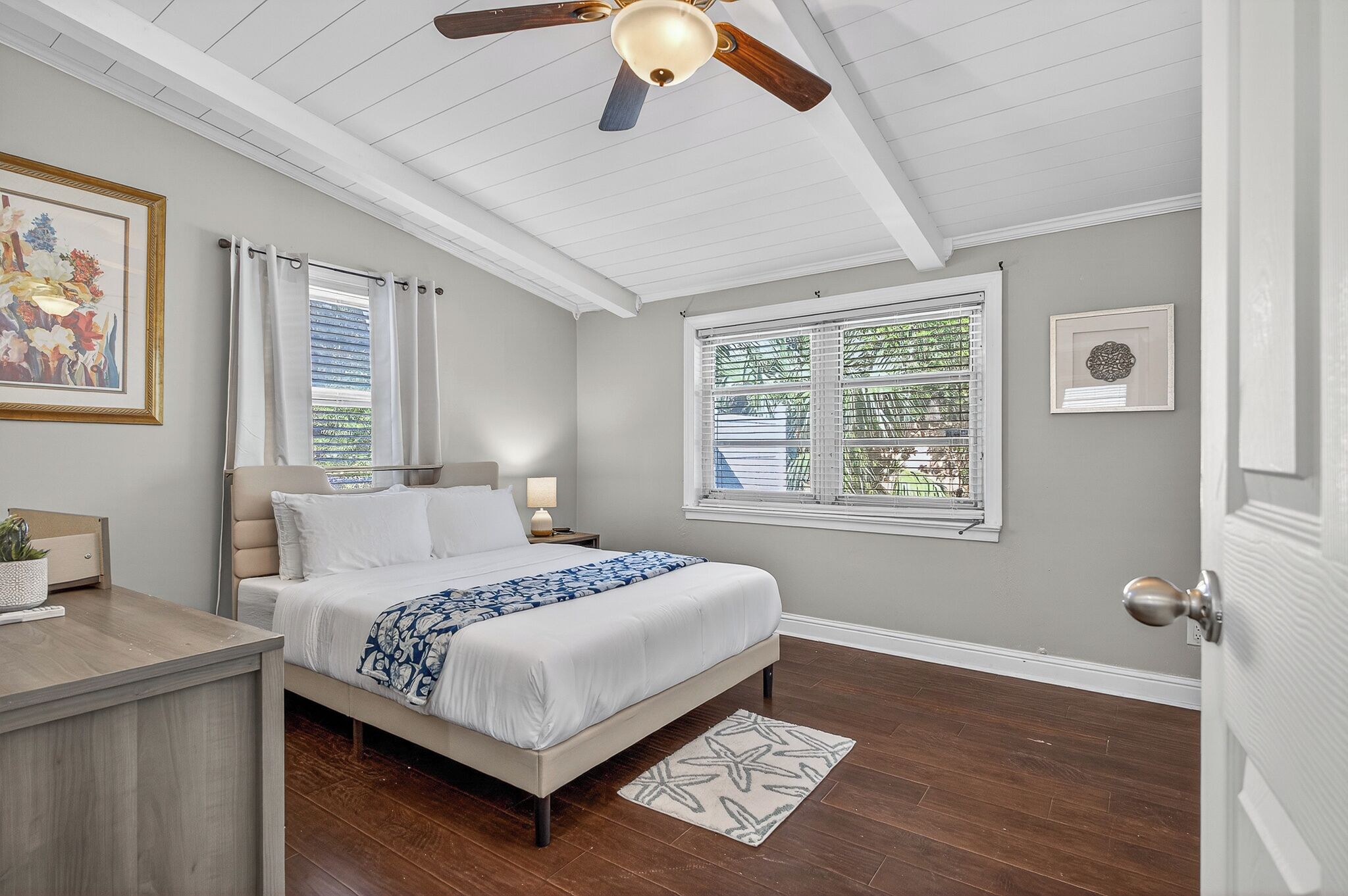 4 dormitorios, tabla de planchar con plancha, wifi y ropa de cama