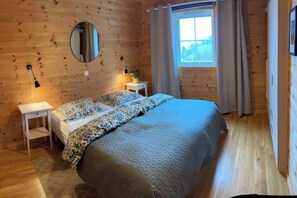 Iron/ironing board, WiFi, bed sheets - Dysja-Fjord Cabins - NW Boat, Fireplace, Sauna & Hot Tub, Stunning Fjord Views (Rogaland)