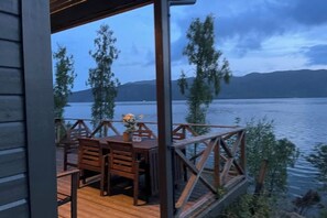 Outdoor dining - Dysja-Fjord Cabins - NW Boat, Fireplace, Sauna & Hot Tub, Stunning Fjord Views (Rogaland)