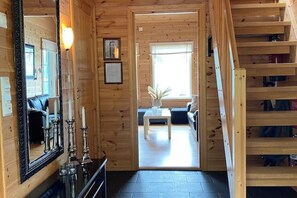 Televisión y chimenea 