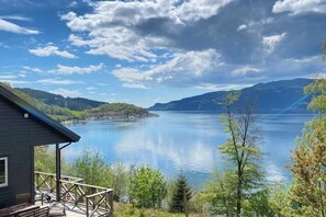 Property grounds - Dysja-Fjord Cabins - NW Boat, Fireplace, Sauna & Hot Tub, Stunning Fjord Views (Rogaland)
