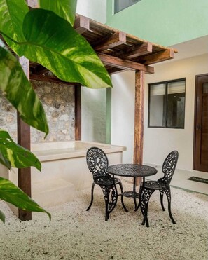 Junior Room | Terrace/patio - Esencia Valladolid Hotel (Valladolid)