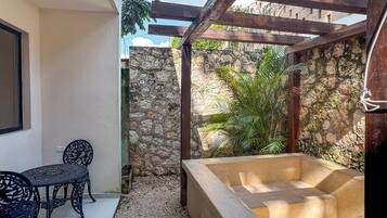 Habitación junior | Terraza o patio