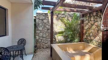 Junior-huone | Terassi/patio