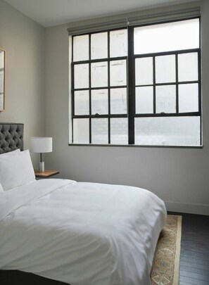 Desk, iron/ironing board, WiFi, bed sheets - The Gregory Suite 202 (New Orleans)