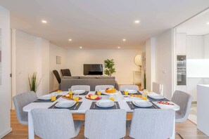 Dining - Spacious Light-Filled Flat with Garage by HostWise (Leça da Palmeira)