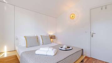 4 dormitorios, tabla de planchar con plancha, wifi y ropa de cama