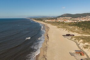 Beach - Ma-la Beach House by HostWise (Marinhas)