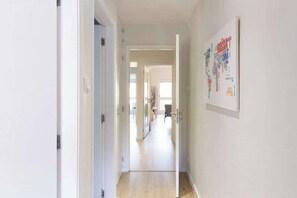 Interior - Trendy Bright Flat w/Balcony | Jacuzzi by HostWise (Matosinhos)