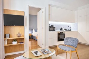 Interior - Santa Catarina Plaza Apartments by HostWise (Porto)