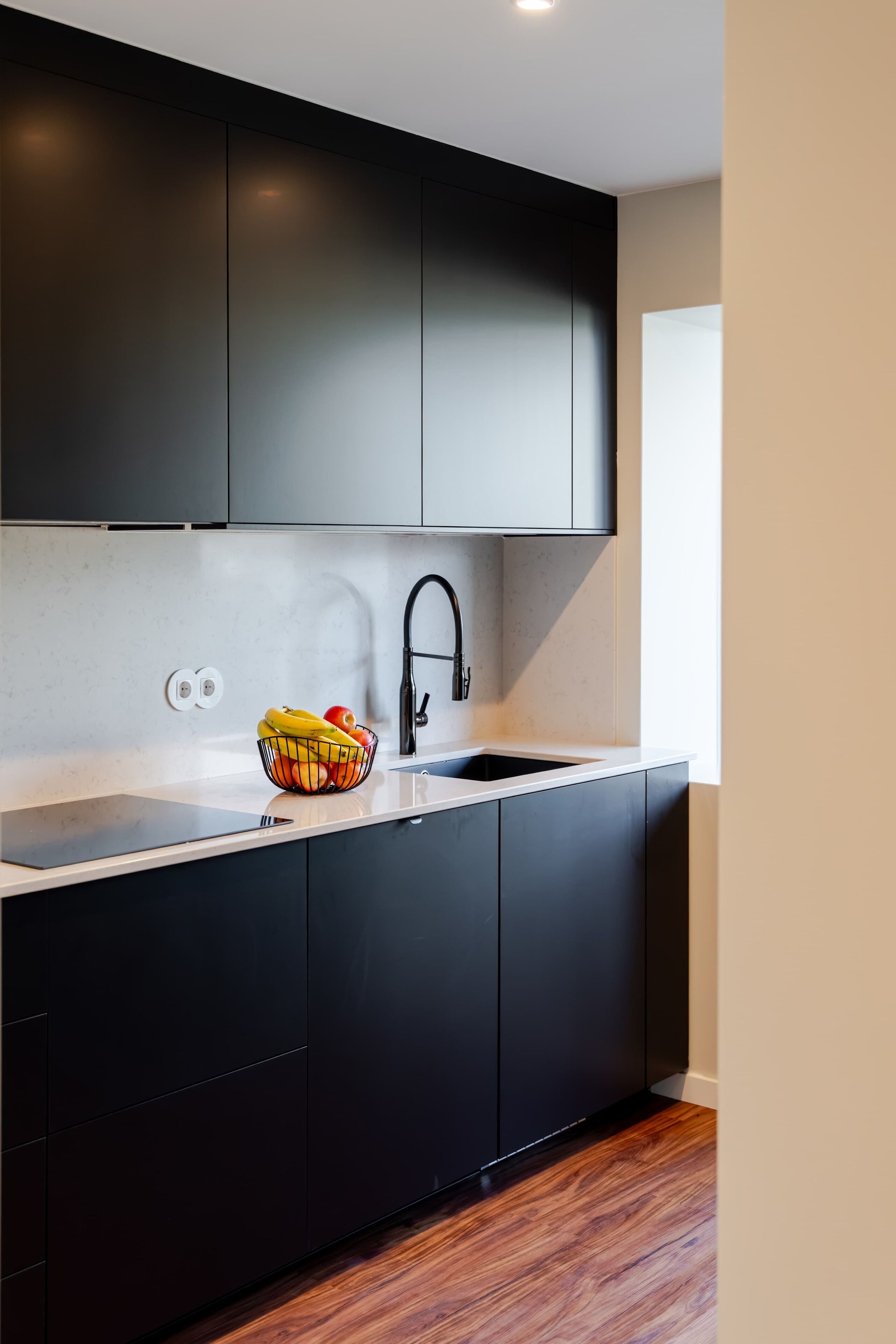 Køleskab, mikrobølgeovn, ovn, kogeplade