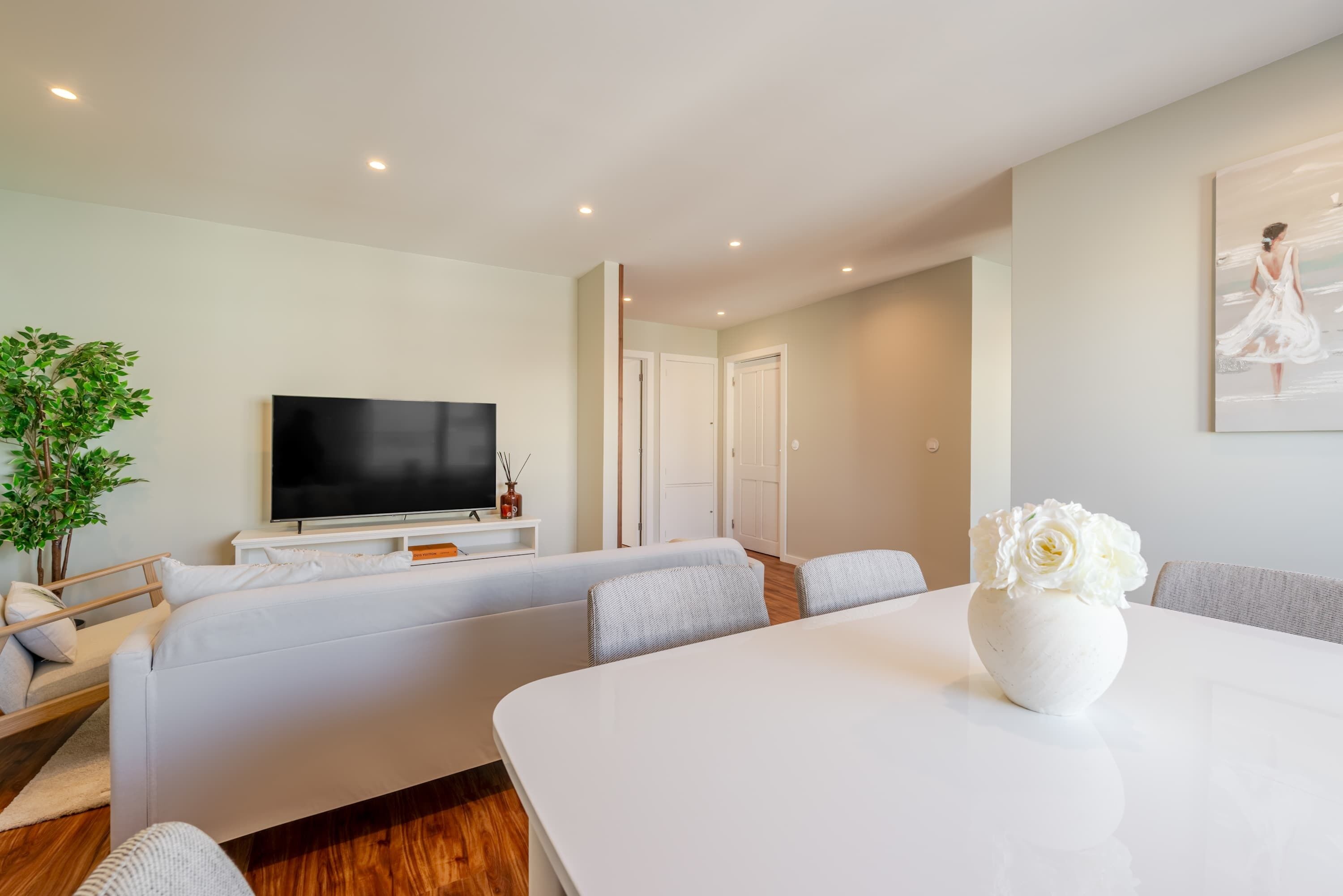 Bright Beachside Flat With Terrace By Hostwise - Vila Nova da Telha