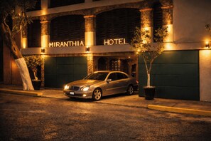 Front of property - Hotel Miranthia Cuernavaca Adults - Only (Cuernavaca)