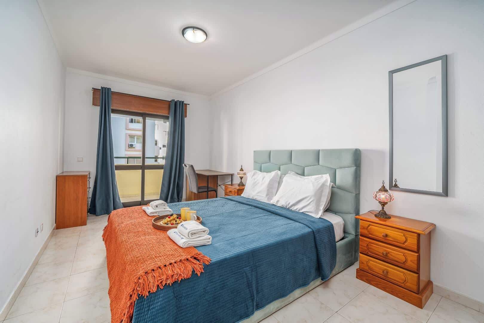 1 soverom, skrivebord, strykejern/-brett og wi-fi