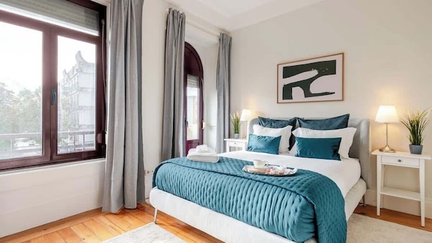 Unclassified image, 1 of 38, button - Modern & Cozy Flat with Workspace by HostWise (Porto)