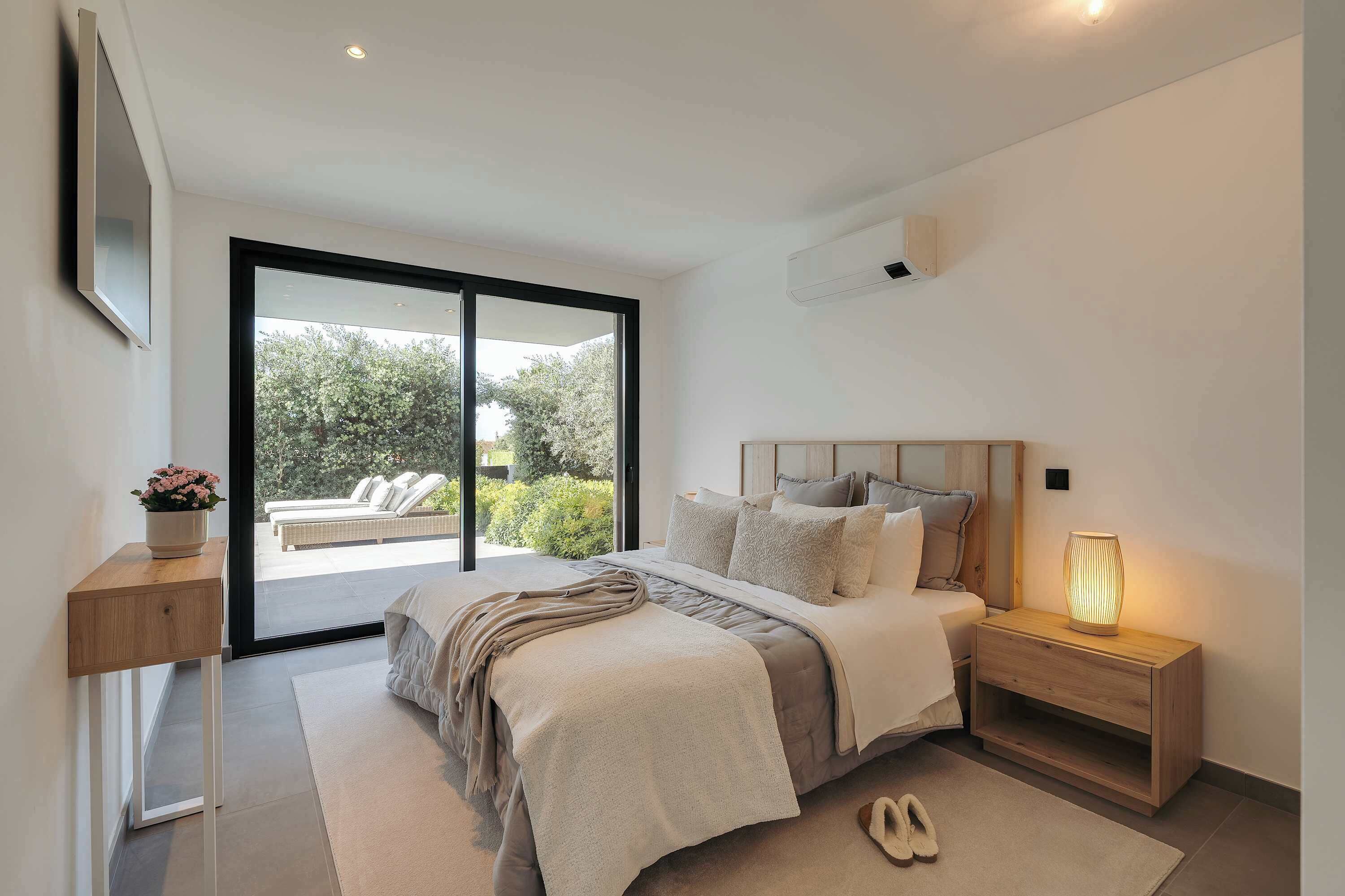 3 chambres, fer et planche à repasser, Wi-Fi, draps fournis