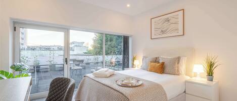 16 habitaciones, escritorio, cuna de viaje y wifi