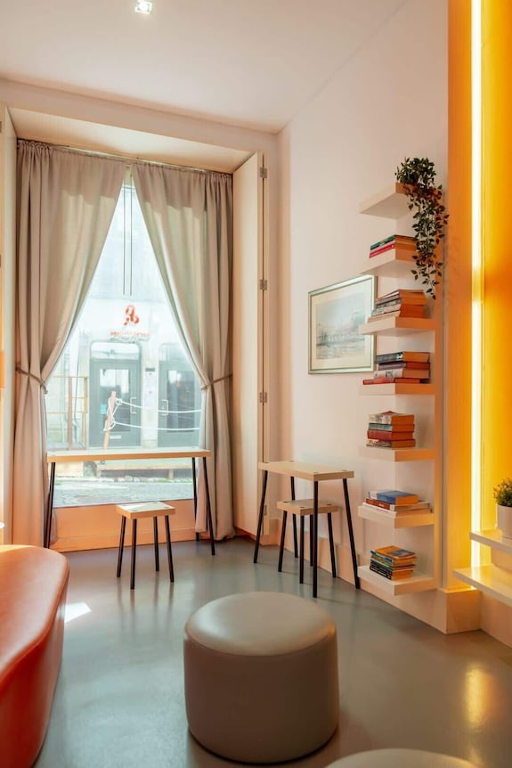 Porto Lounge Hostel - Cozy Bright Room W Balcony - Porto
