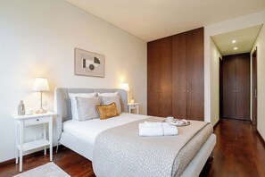 2 chambres, lit parapluie, Wi-Fi, draps fournis